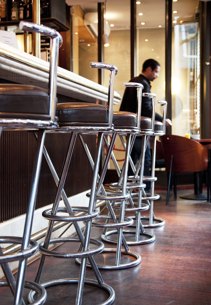 Hotel Bar