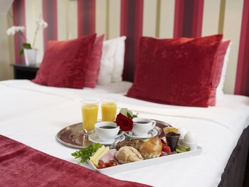 Room Service - Dining