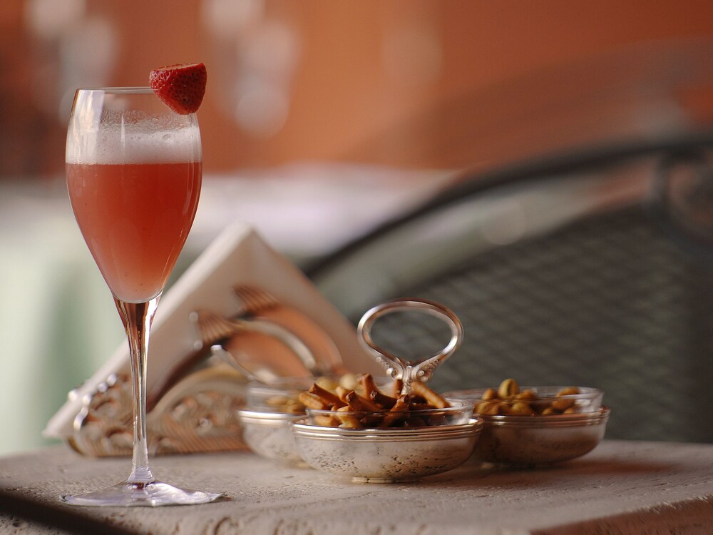 Hotel Bar
