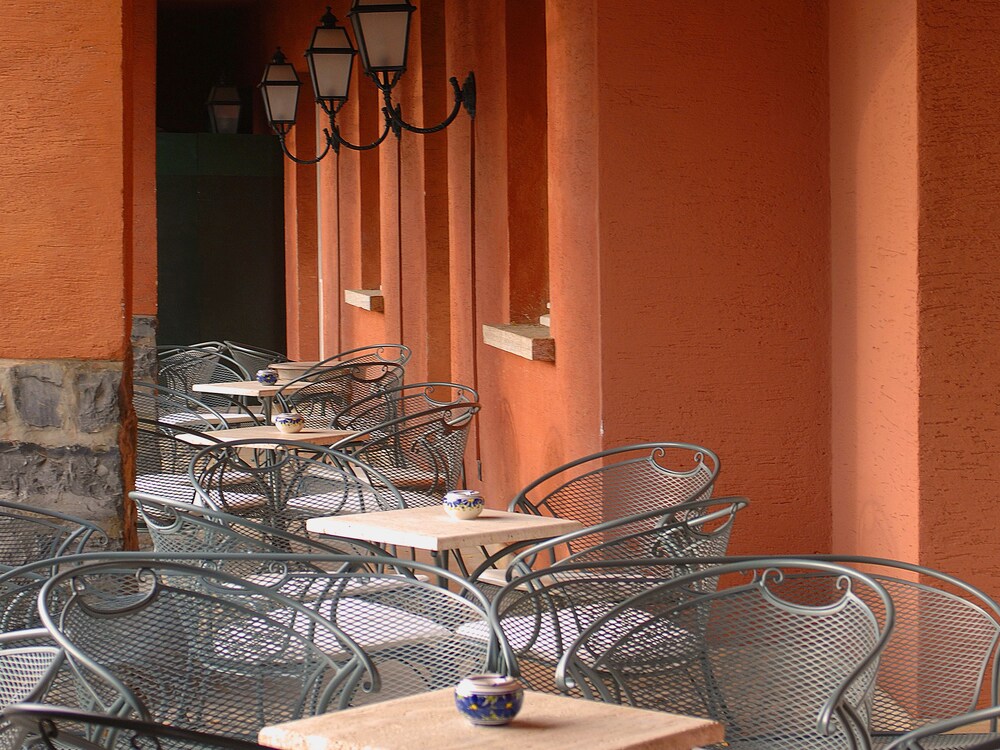 Hotel Bar