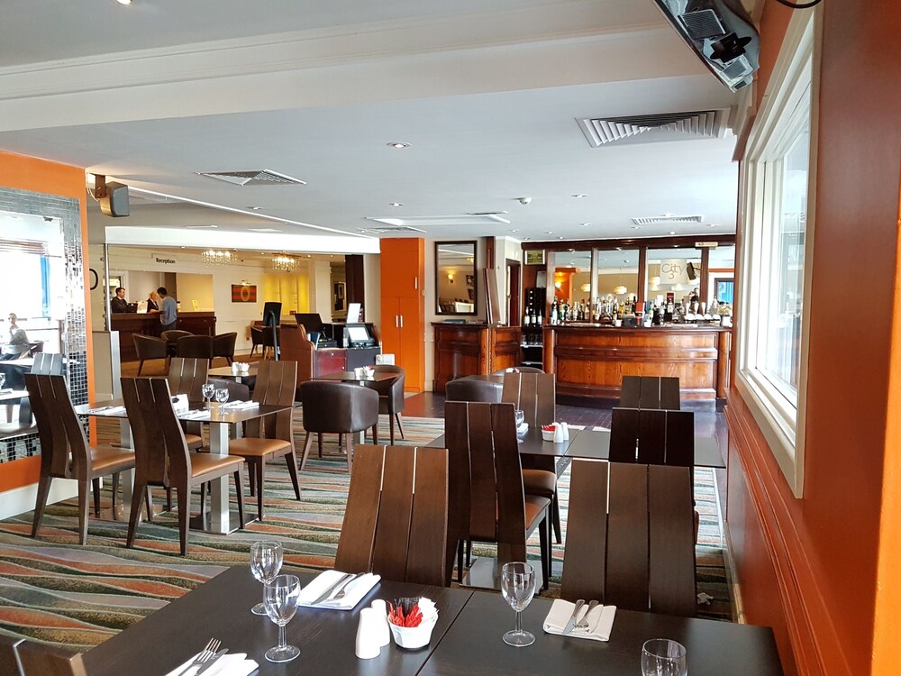 Hotel Bar