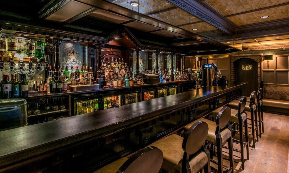 Hotel Lounge