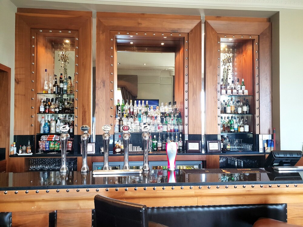 Hotel Bar