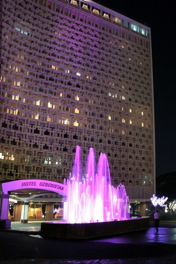 Facciata hotel (sera/notte)