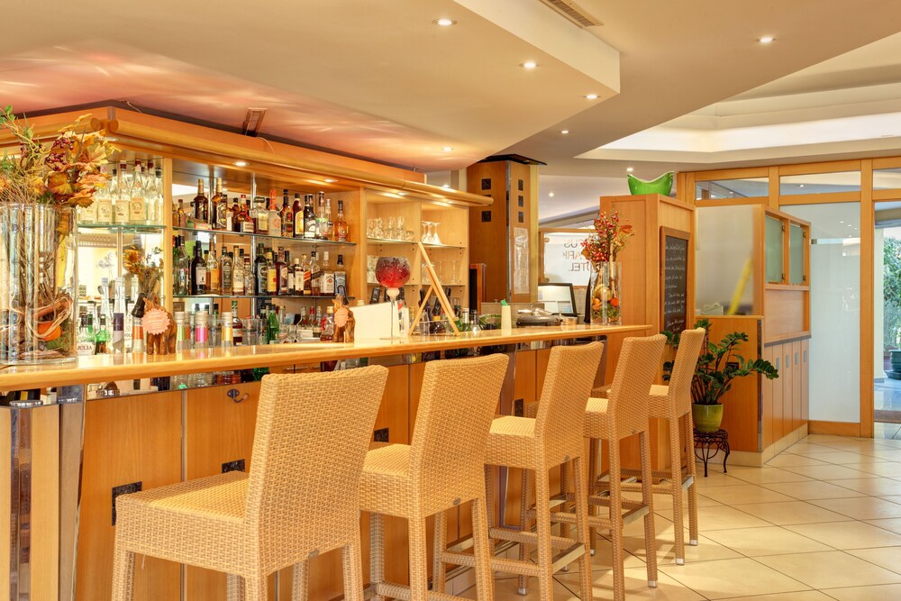 Hotel Bar