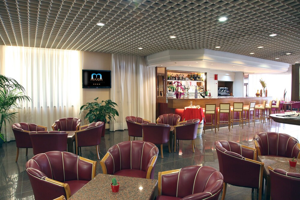 Hotel Lounge