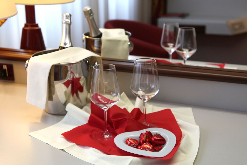 Room Service - Dining