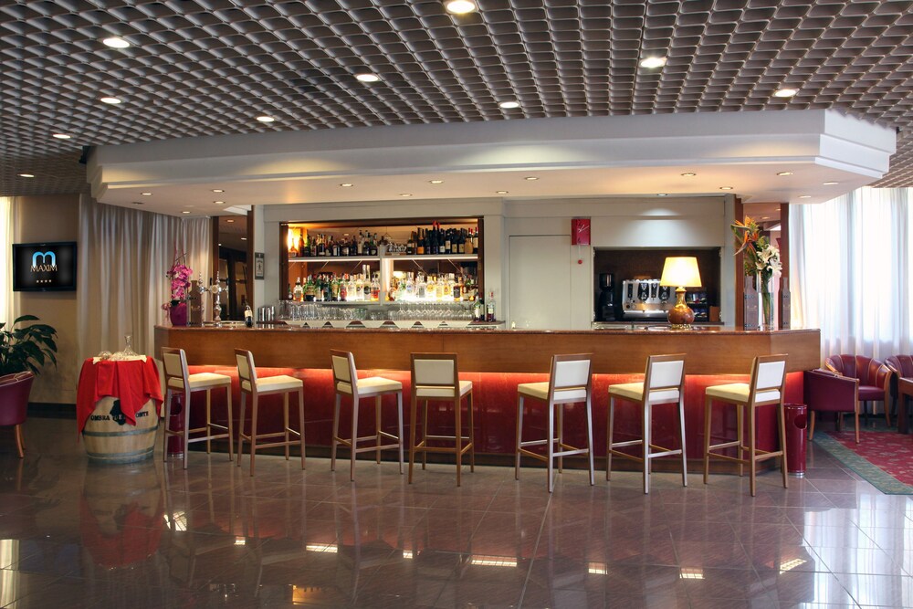 Hotel Lounge