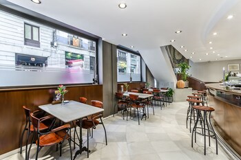 Hotel Bar