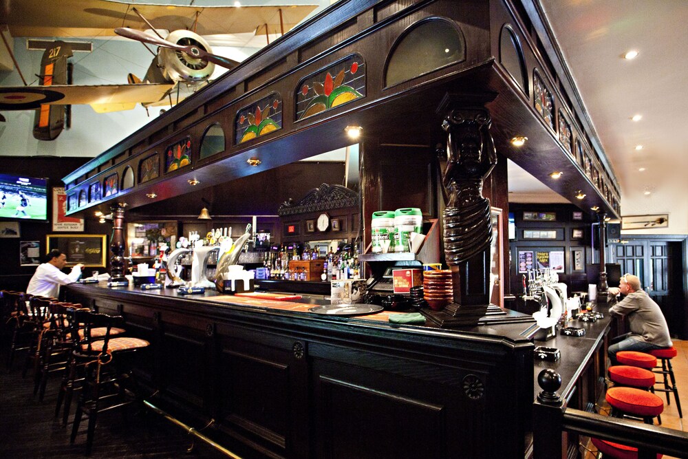 Hotel Bar