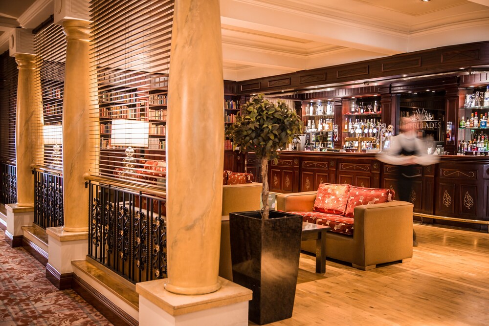 Hotel Bar
