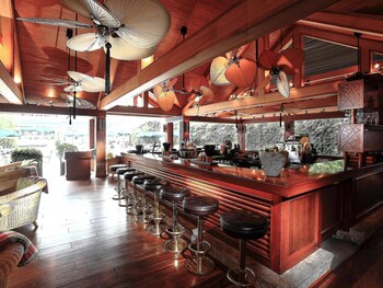 Hotel Bar