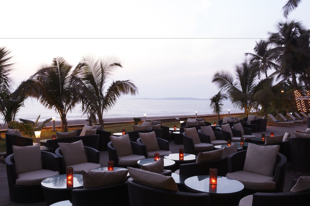 Poolside Bar