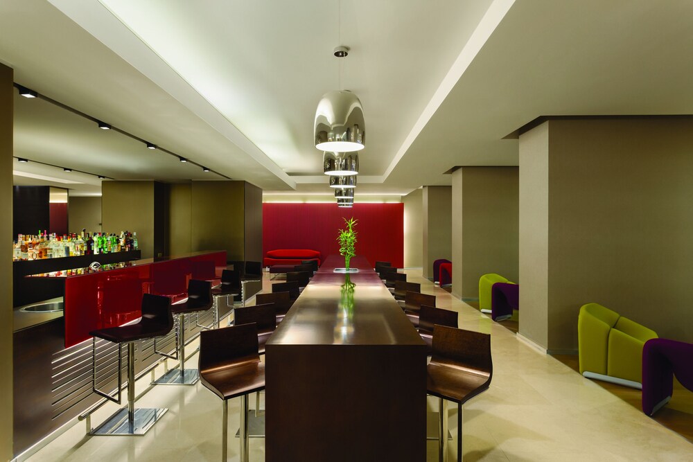 Hotel Bar