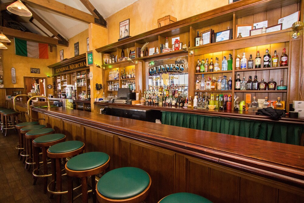 Hotel Bar