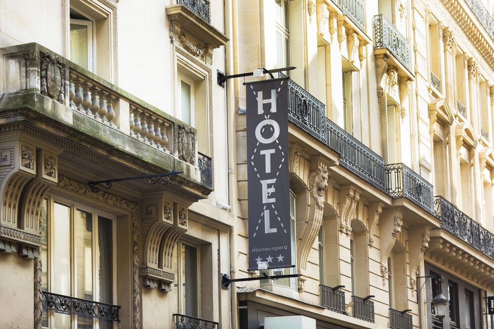 Façade de l'hôtel