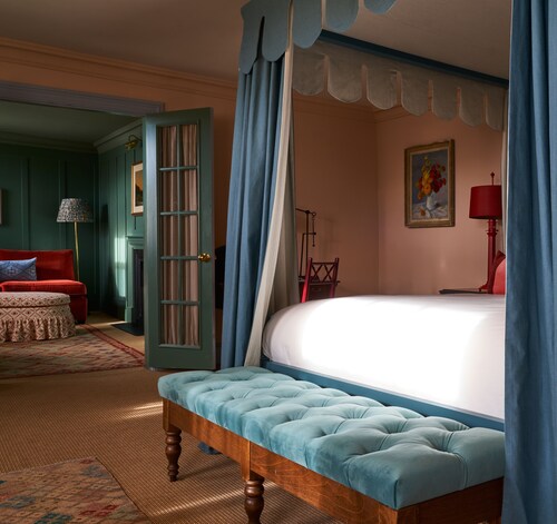 The Mitre Hotel Hampton Court