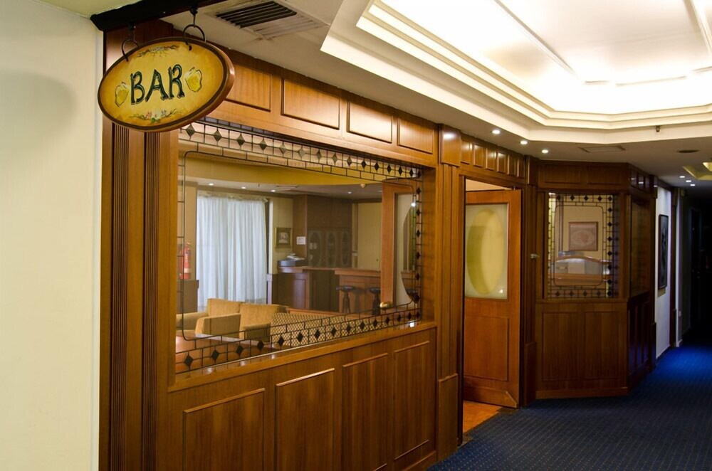 Hotel Bar