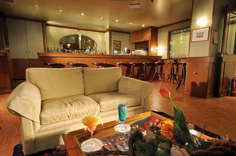 Hotel Bar