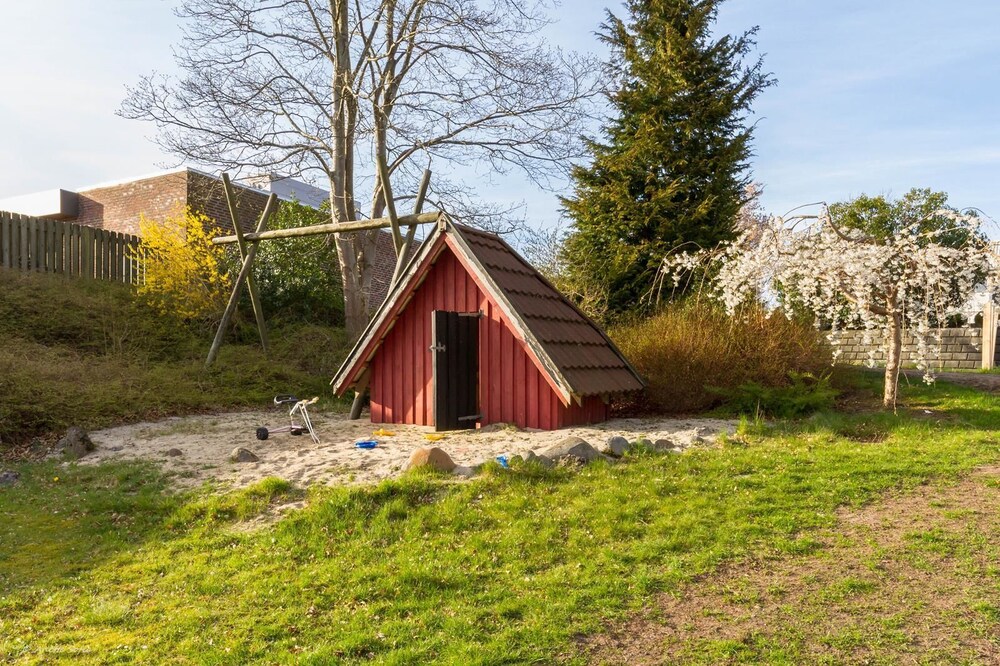 Childrens Play Area - Outdoor