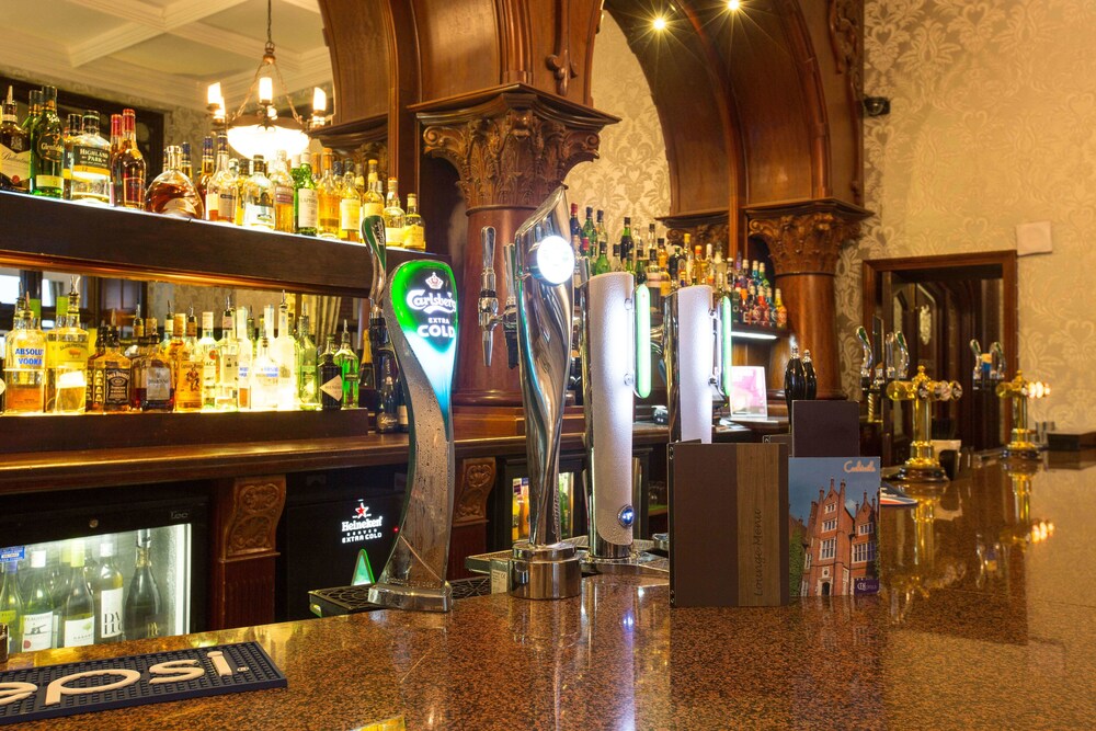 Hotel Bar