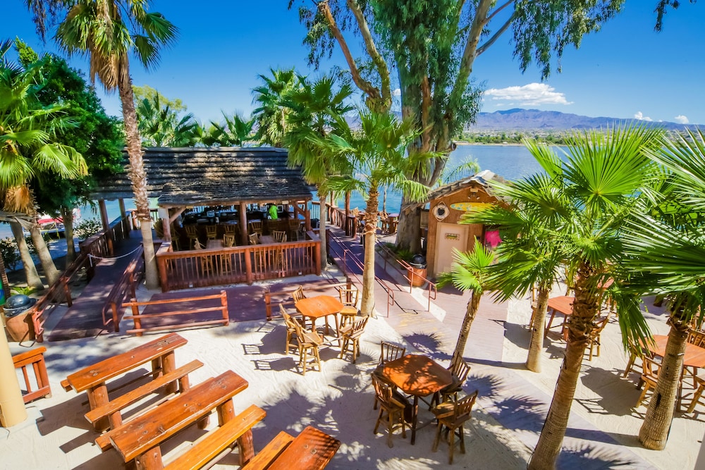 Hotel Bar