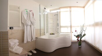 Jetted Tub