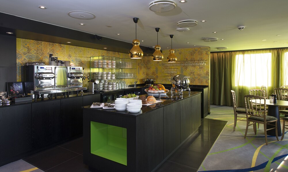 Hotel Bar