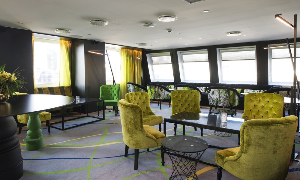 Hotel Bar