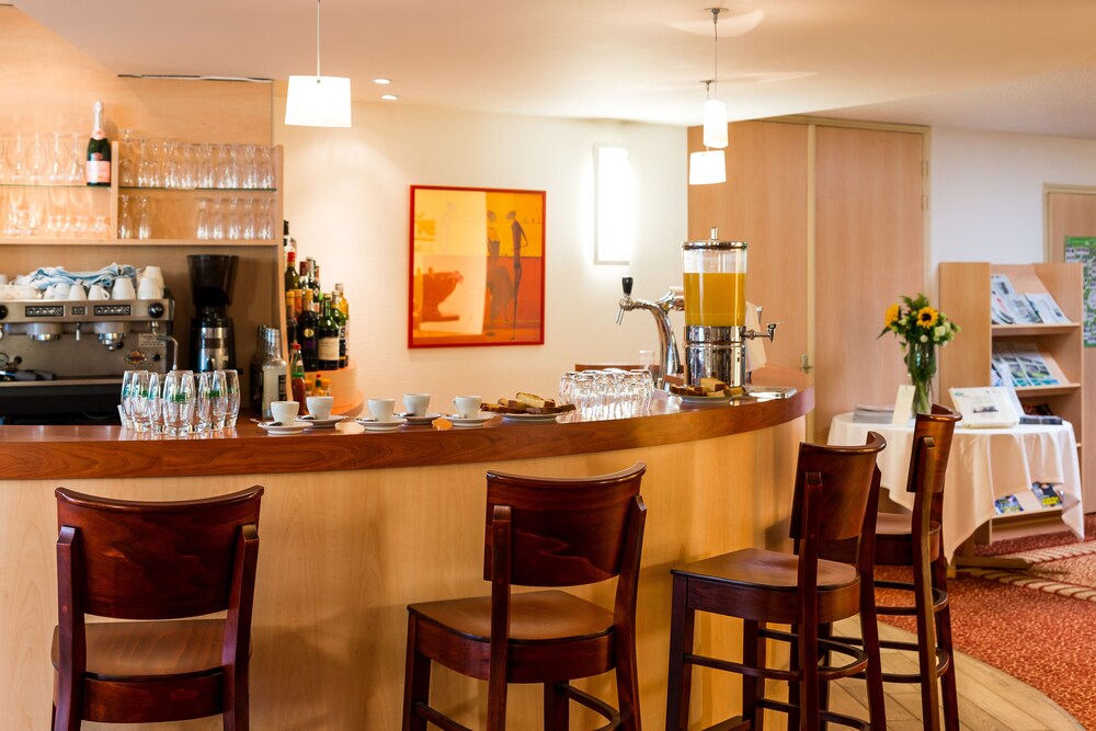 Hotel Lounge