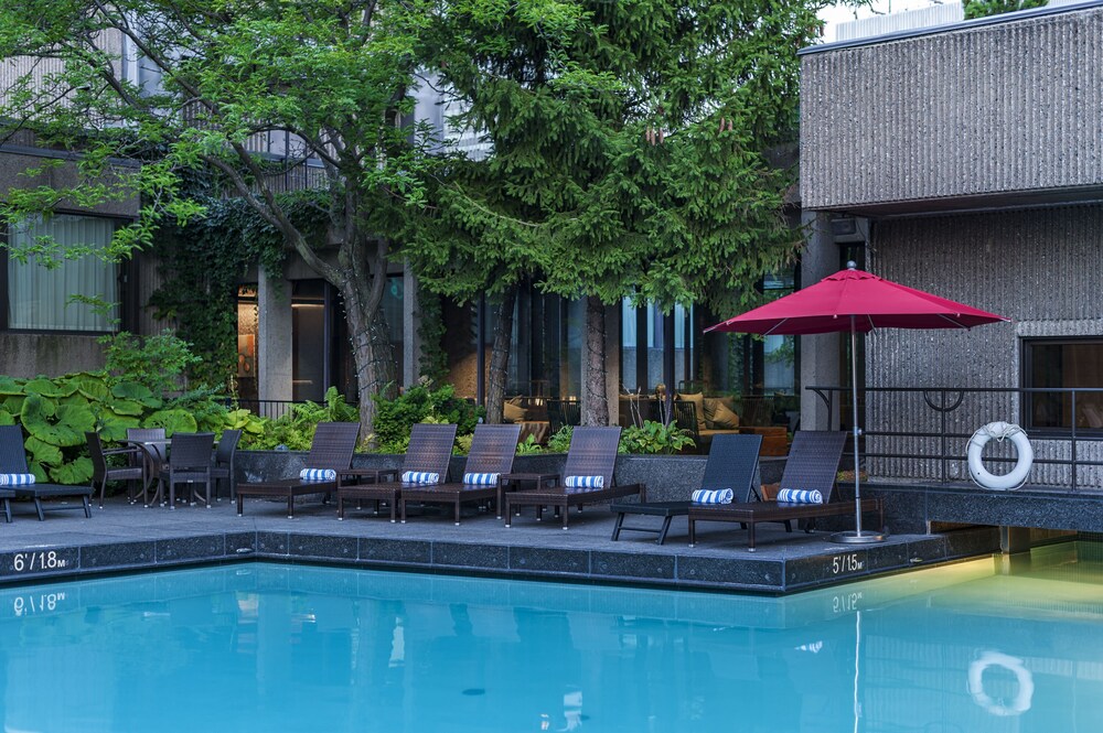 Piscine sur le toit