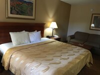 Standard Room, 1 King Bed, Smoking