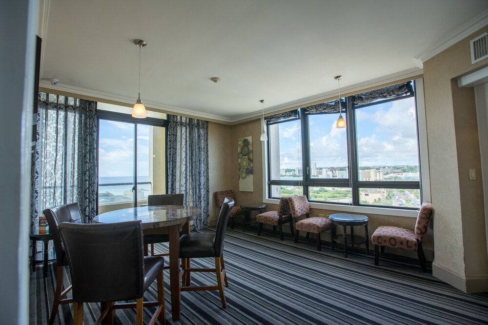 Executive Lounge