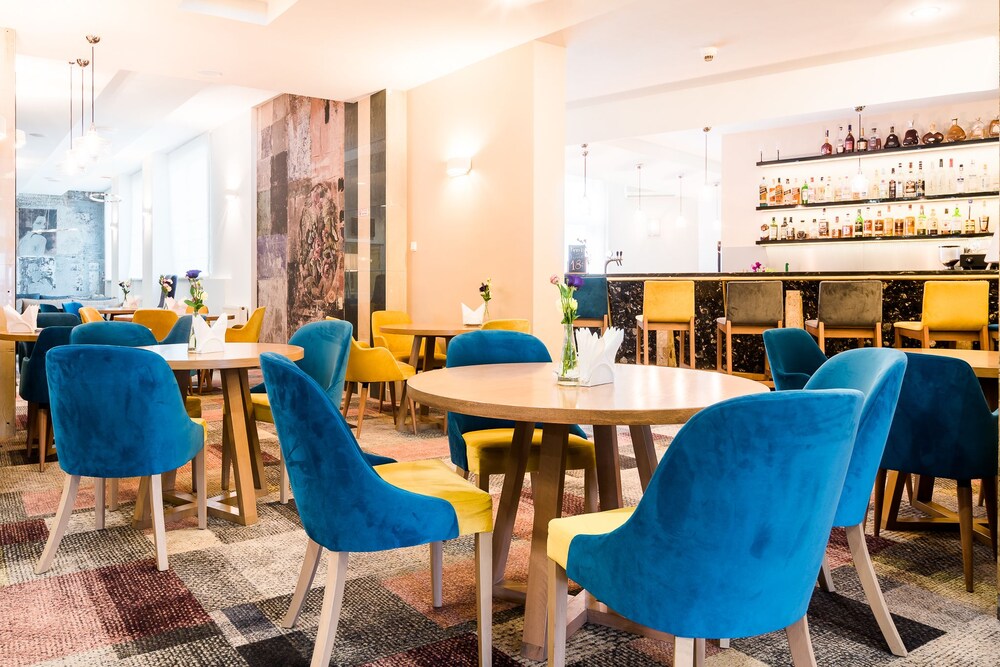 Hotel Lounge