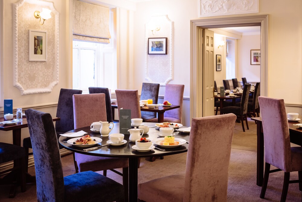 Hotel Lounge