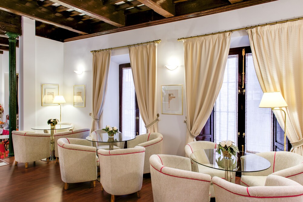Hotel Lounge