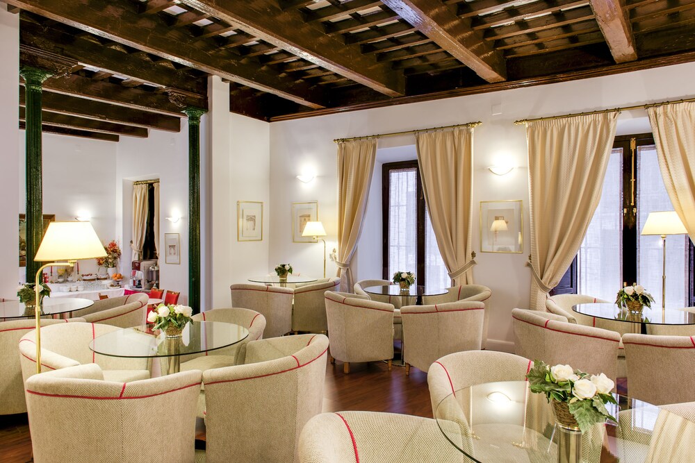 Hotel Lounge