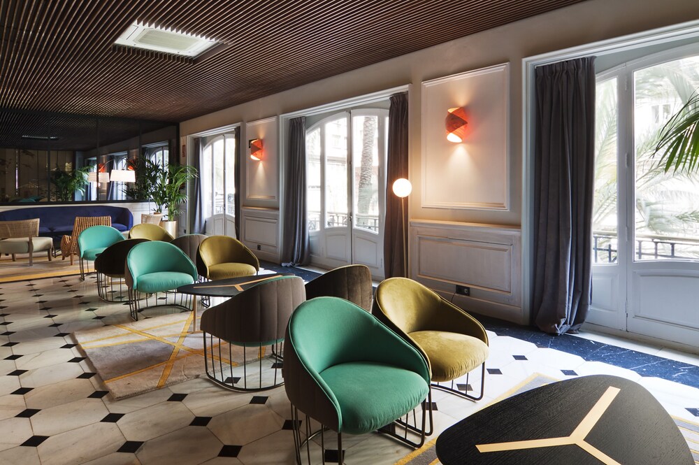 Hotel Lounge