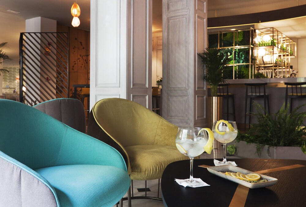 Hotel Bar