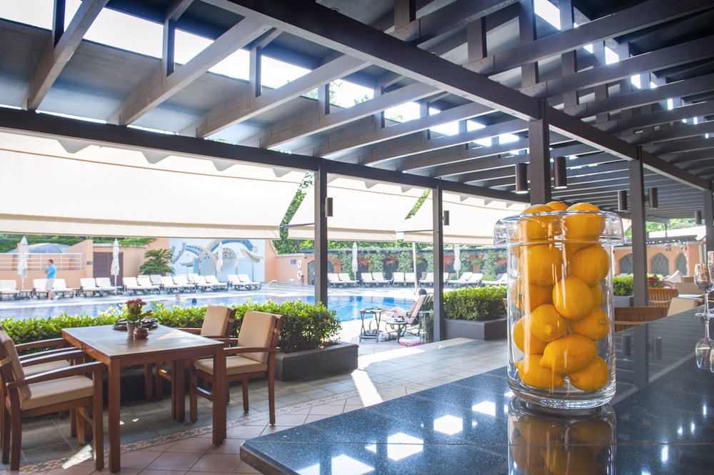 Hotel Bar
