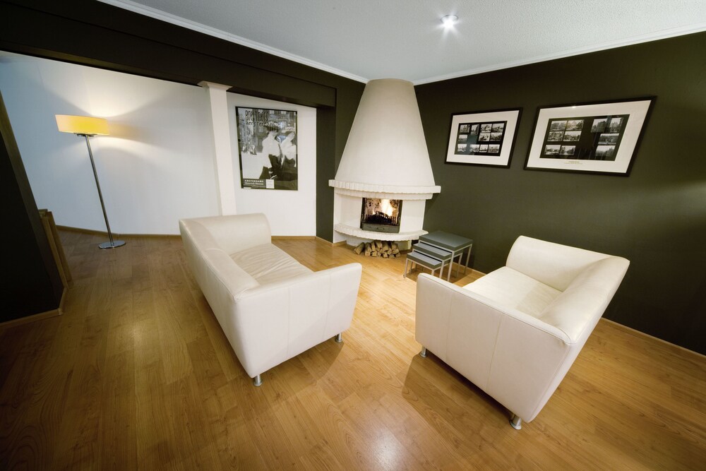 Hotel Lounge