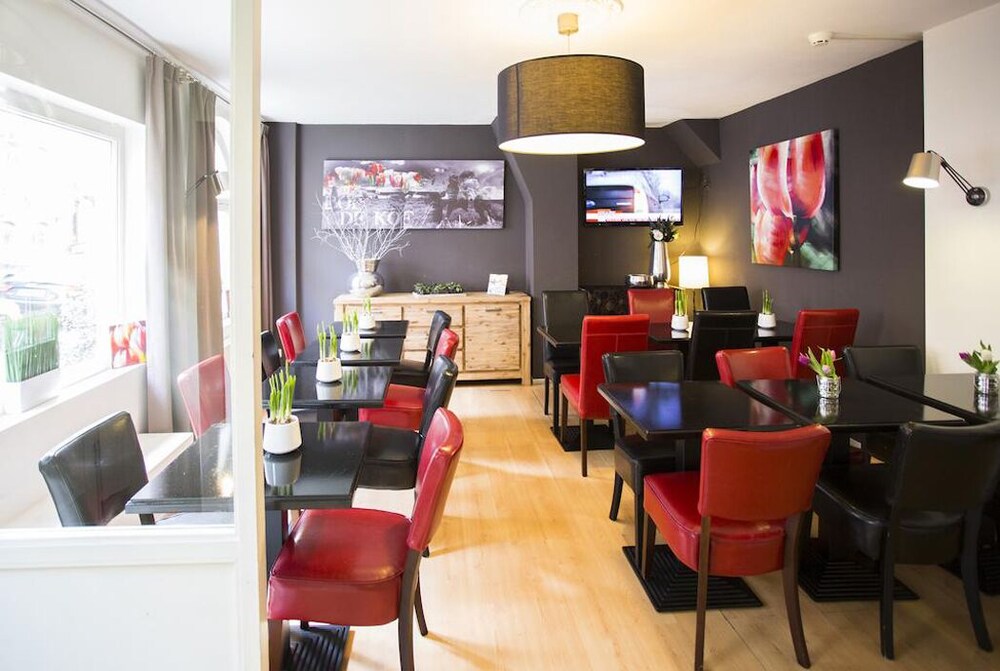 Hotel Bar