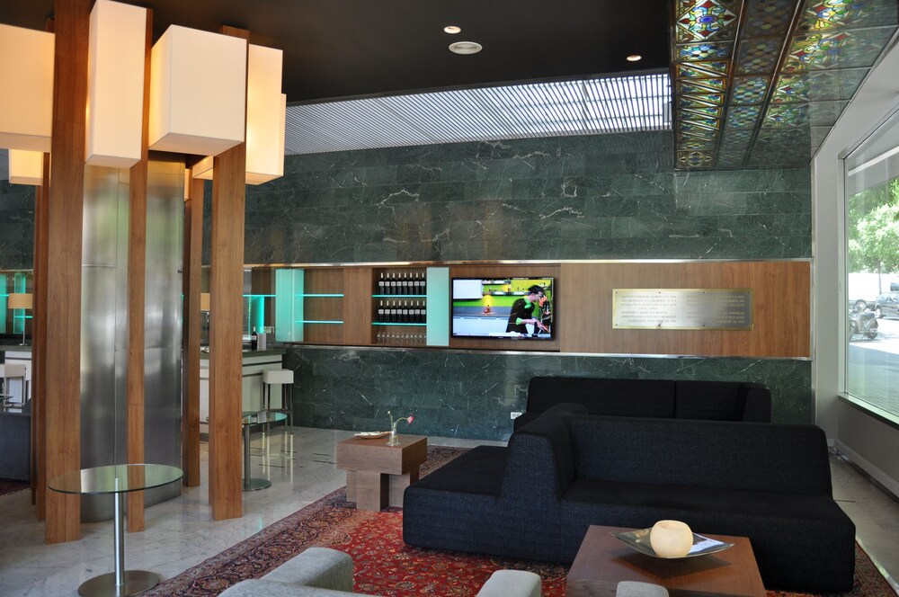 Hotel Bar