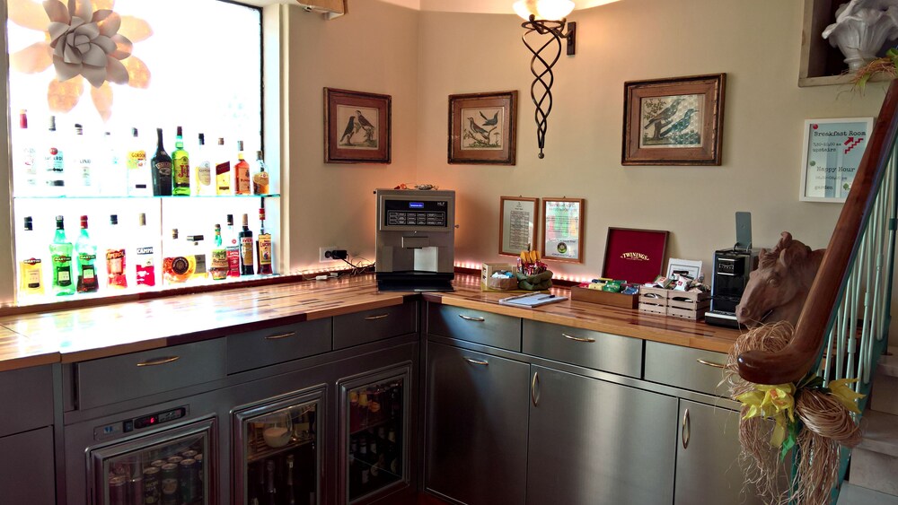 Hotel Bar
