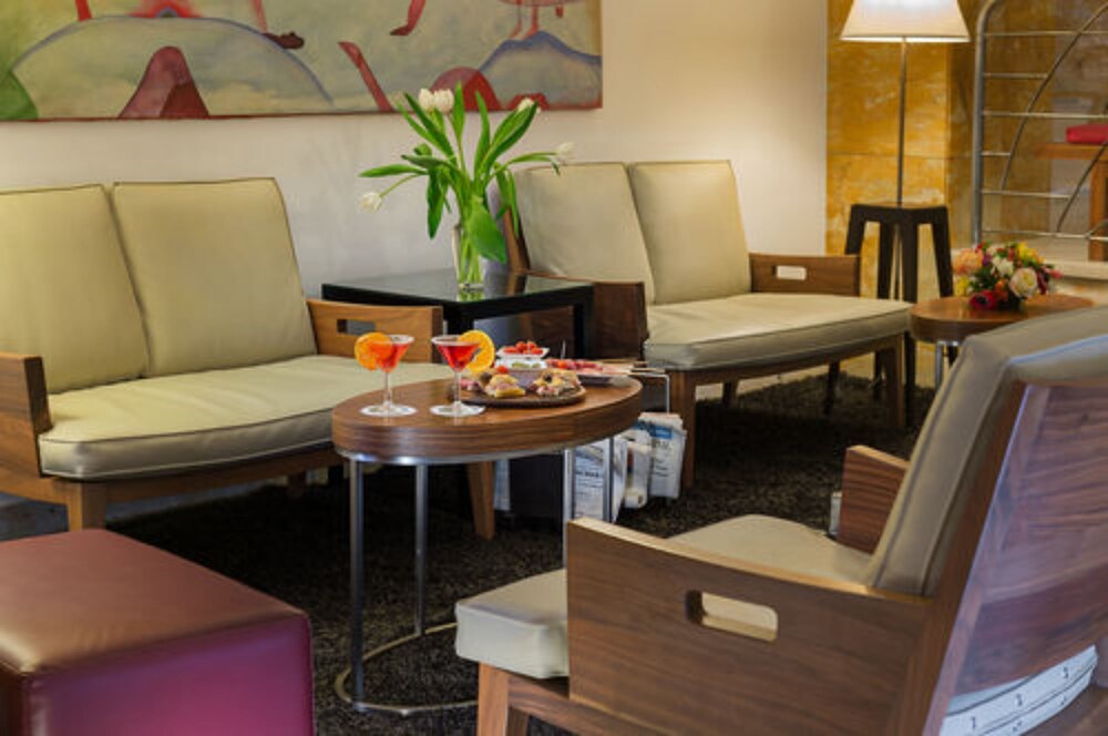 Hotel Bar