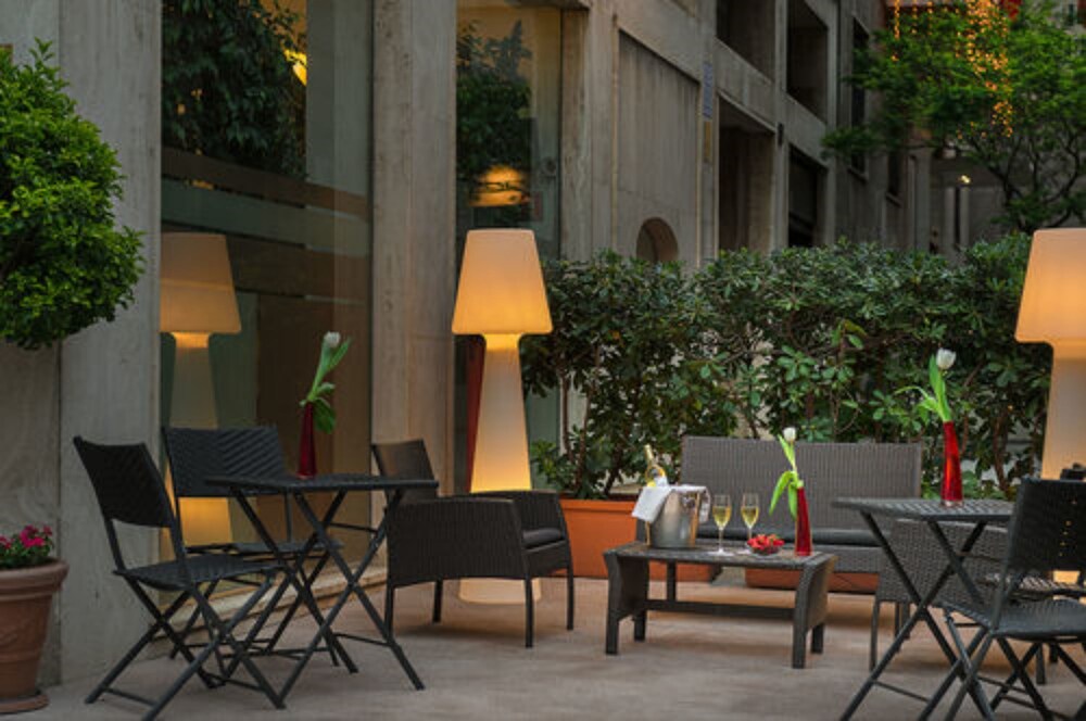 Hotel Bar