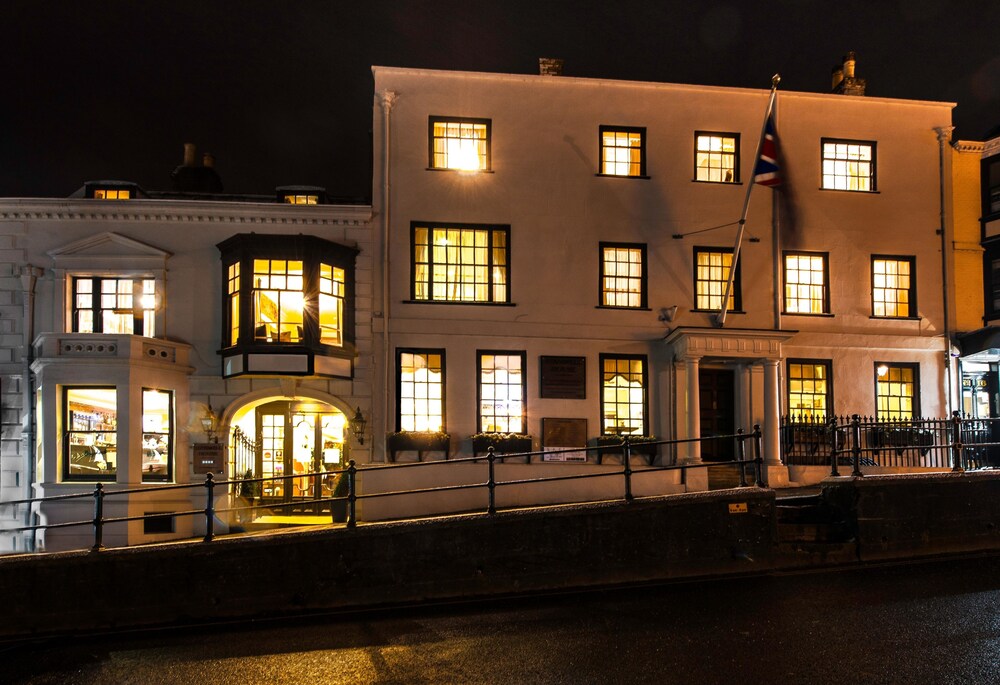 Hotel Front - Evening/Night