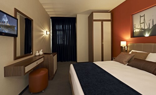Lapis Inn Hotel & Spa ( Ex. Ambassador Hotel )