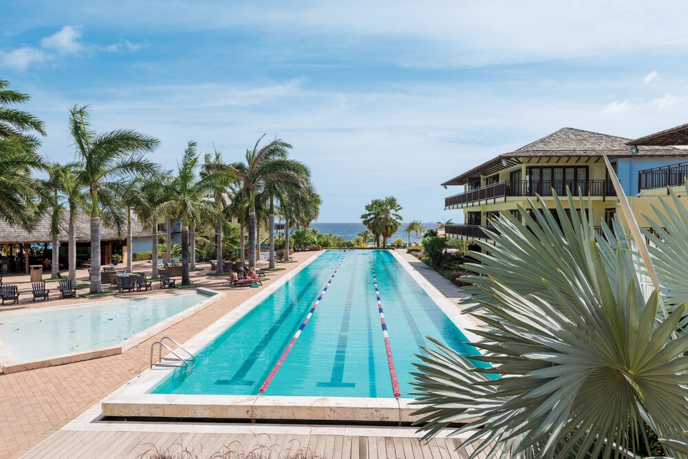 Exercise/lap pool, LionsDive Beach Resort