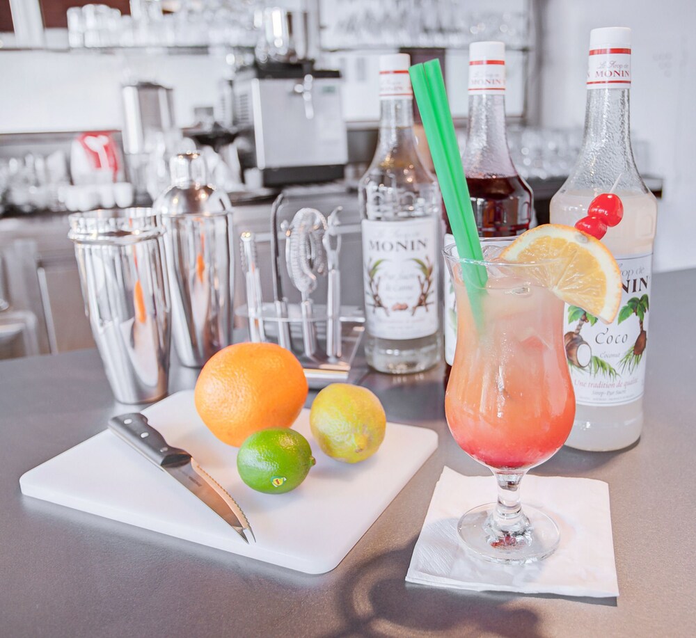 Hotel Bar